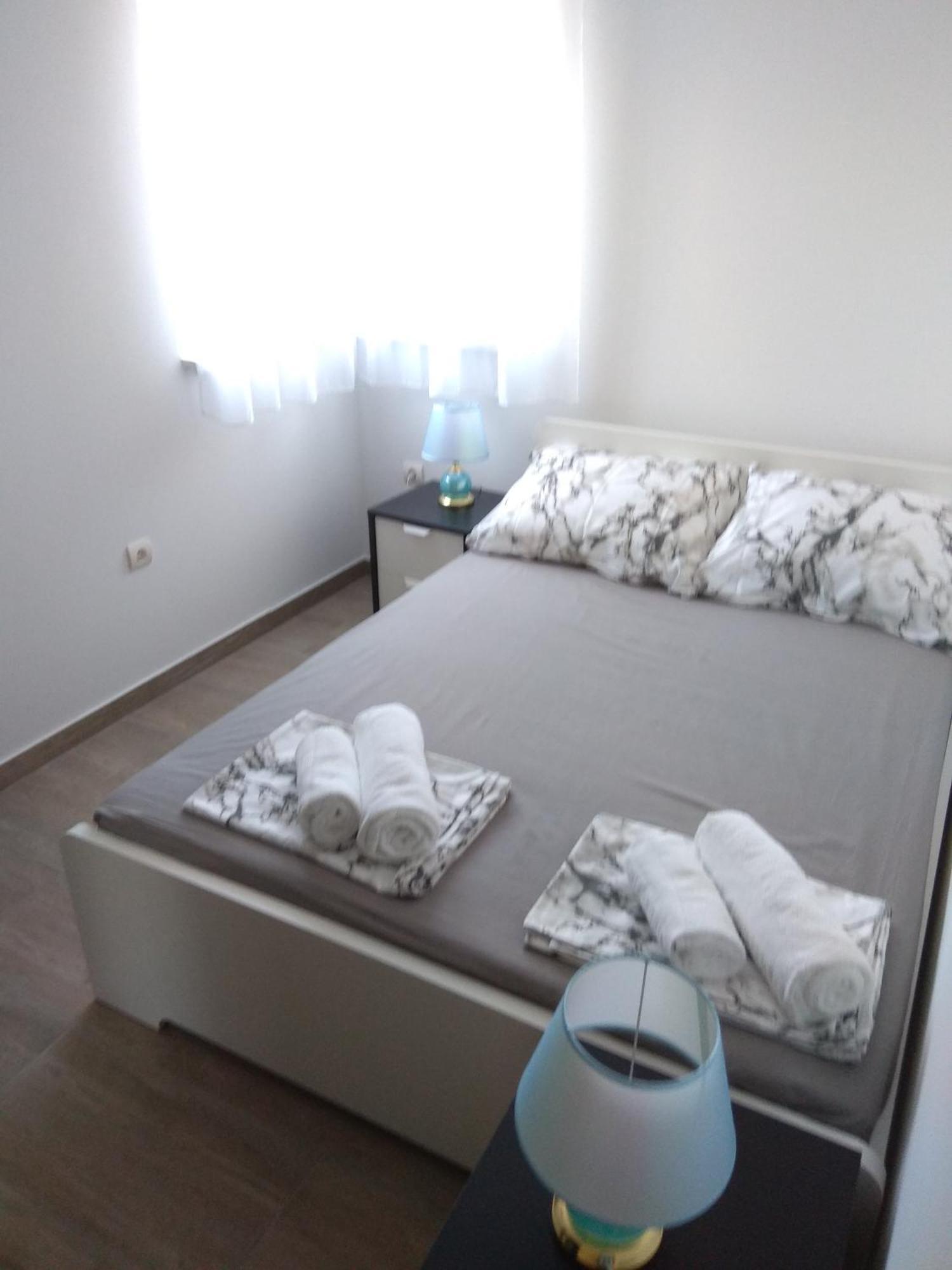 Apartment Domagoj, Novalja Ngoại thất bức ảnh