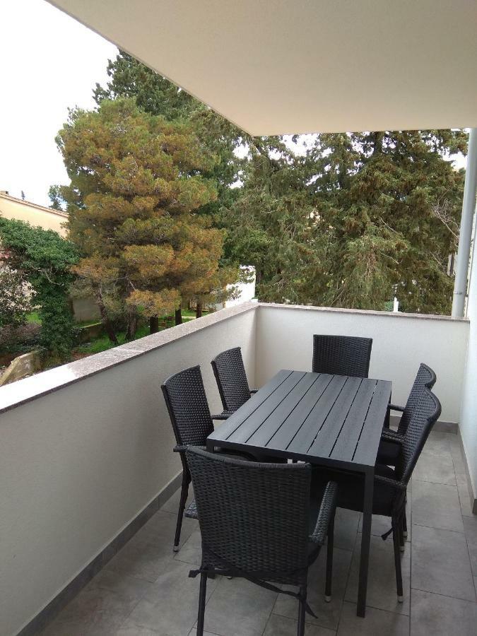 Apartment Domagoj, Novalja Ngoại thất bức ảnh